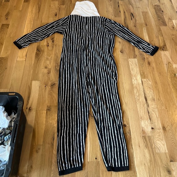 NWOT Tim Burtons THE‎ NIGHTMARE BEFORE CHRISTMAS Pajamas SZ L READ - Picture 5 of 5